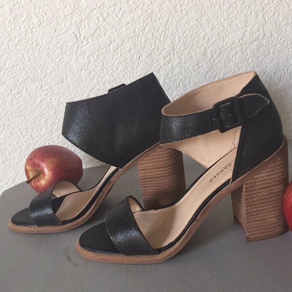 Kelsi Dagger Brooklyn Open Toe Sandals - Picture 3 of 8